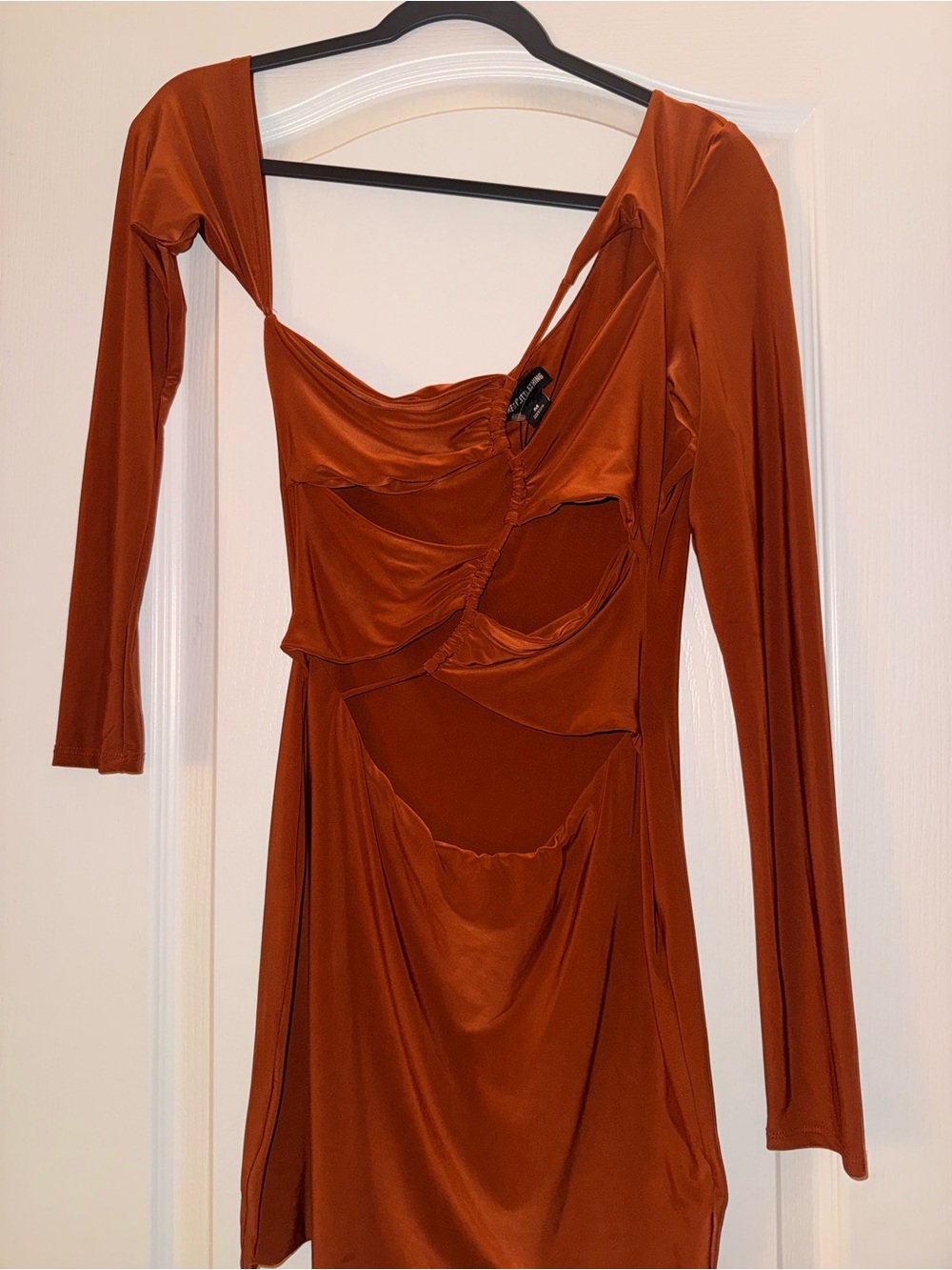 PrettyLittleThing Rust Cut-Out Long Sleeve Midi Dress